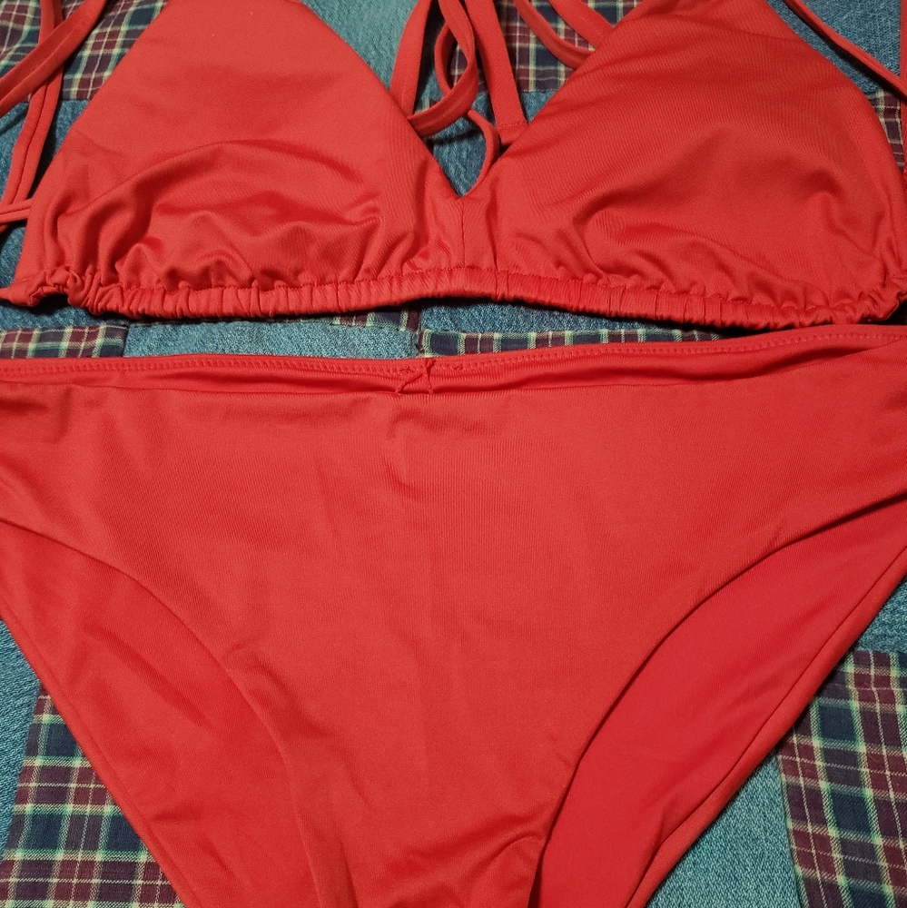 Victoria Secret Bikini Red - Picture 2 of 7